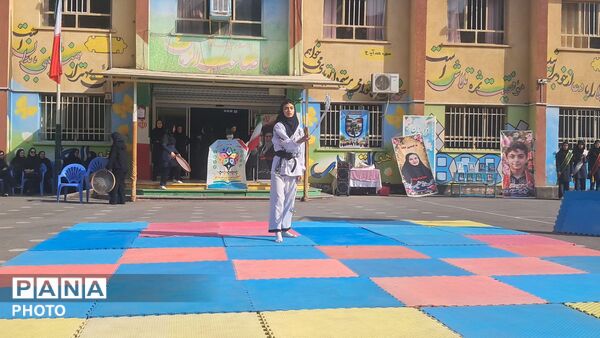 افتتاحیه المپیاد ورزشی درون مدرسه‌ای در دبیرستان شرافت 