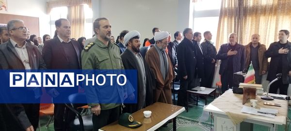 زنگ انقلاب در  مدارس شهرستان ملکان به صدا درآمد