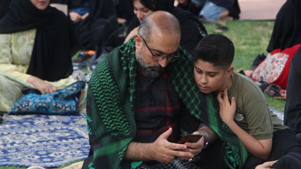 طنین دعای عرفه در پارک کوهستان یزد