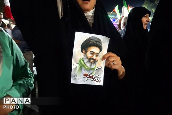 اجتماعات شهروندان فاز چهار اندیشه در میدان شهدای گمنام