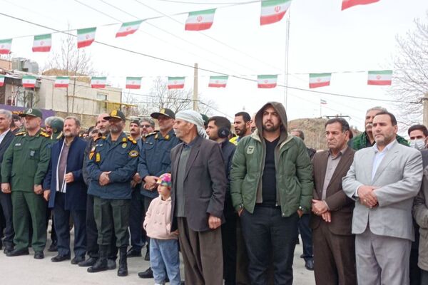 دانش‌آموزان دالاهو در راهپیمایی ۲۲ بهمن غوغا کردند