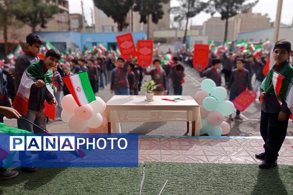 جشن پیروزی انقلاب اسلامی در مدارس رباط‌کریم
