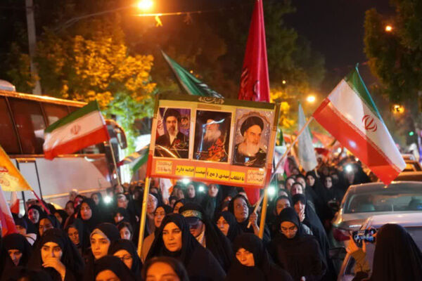 ‌جمهوری اسلامی بیدار و آماده دفاع از حقوق و منافع ملی است/ ملت بزرگ ایران تسلیم نمی‌شود‌