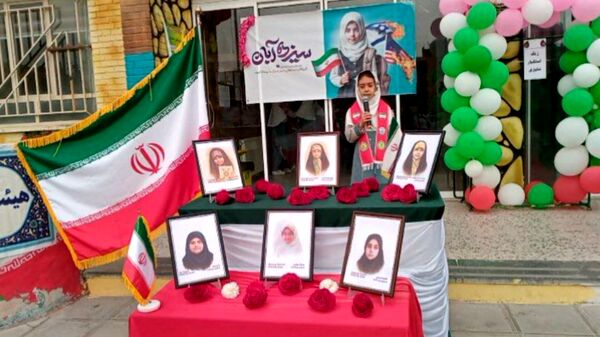 طلوع آگاهی در دل های کوچک؛ جشن روز دانش آموز در دبستان لطیفه