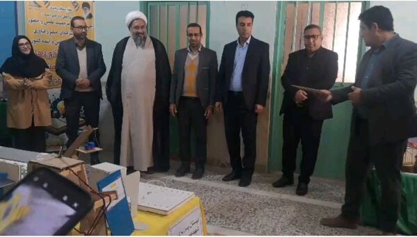 نمایشگاه جشنواره «نوین کاو» در پژوهش سرای دانش‌آموزی حاجی آباد