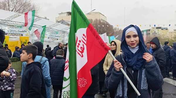 امشب آسمان در خیابان ها مى تابد
