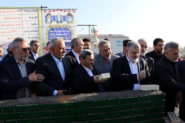 خشت گذاری ۲ مدرسه در ناحیه یک شهرستان بهارستان