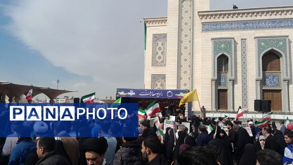 جلوه هایی از راهپیمایی جشن پیروزی انقلاب در شهر قم