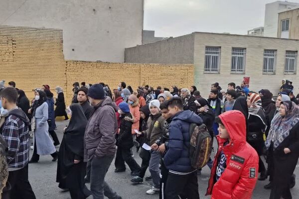  همایش پیاده‌روی خانوادگی در شهرک وحدت فردیس