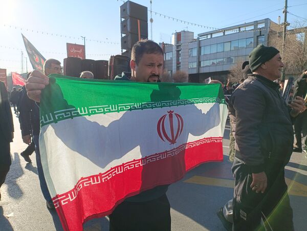 تشییع پیکر شهدا، همراه با اعلام انزجار از اغتشاشات اخیر 