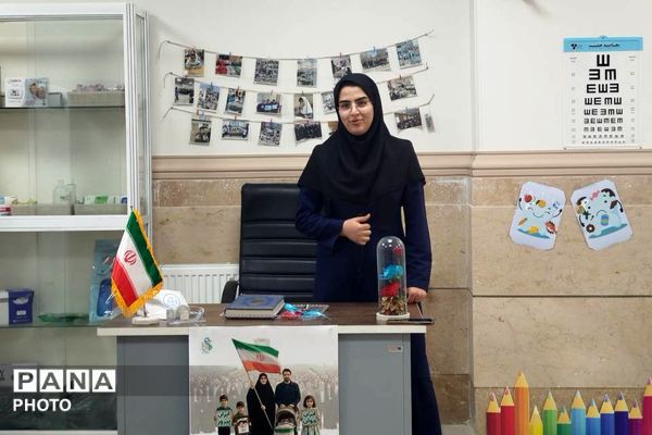 گامی در جهت ارتقای سلامت مدارس قدس؛ تجهیز و بهره‌برداری از اتاق بهداشت آموزشگاه اسماعیل‌منش ۲