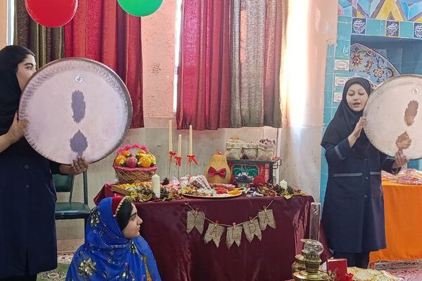 مراسم جشن یلدا در دبیرستان حضرت رقیه(س) ورامین