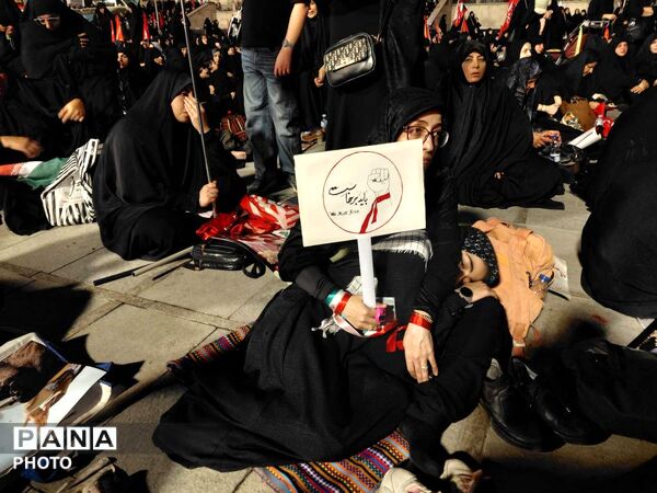 وداع با شکوه امت با قائد شهید در مصلی امام خمینی (ره)