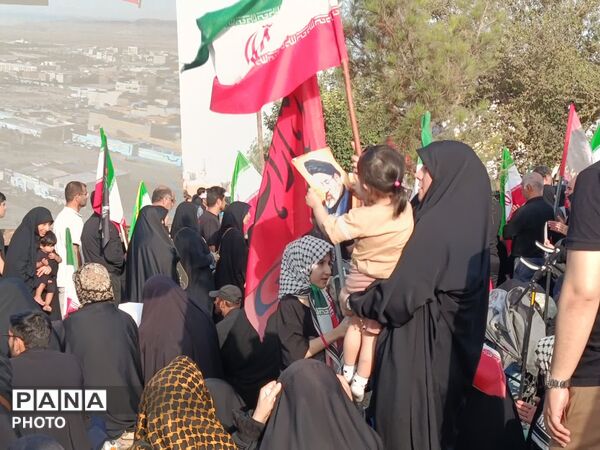 تلاقی دریای سرخ و سیاه مردم در حماسه وداع با قائد امت