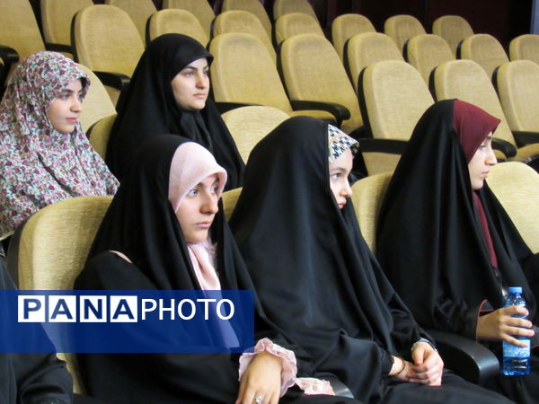 برگزاری آیین رونمایی از آثار تجربه‌نگاری جبهه فرهنگی انقلاب اسلامی کردستان و افتتاح مرکز «میدا»