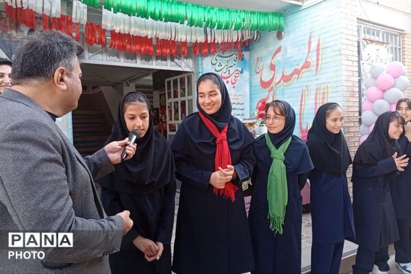 آیین بازگشایی مدارس و گرامیداشت هفته دفاع مقدس در دبیرستان نرجس شیراز