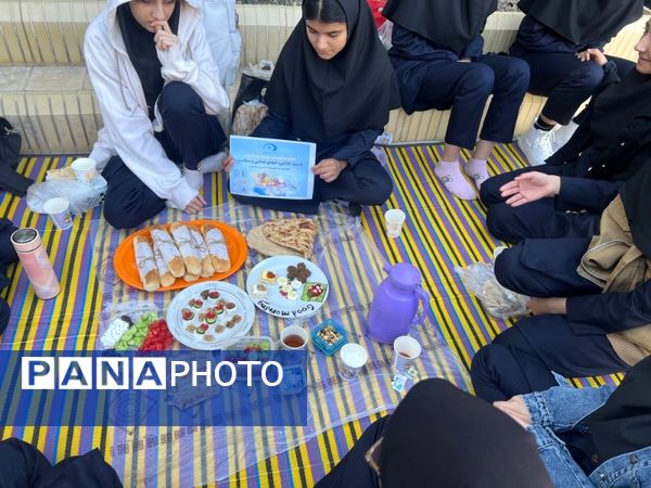 هفته سلامت روان و روز جهانی غذا در دبیرستان جنت شهرستان سملقان