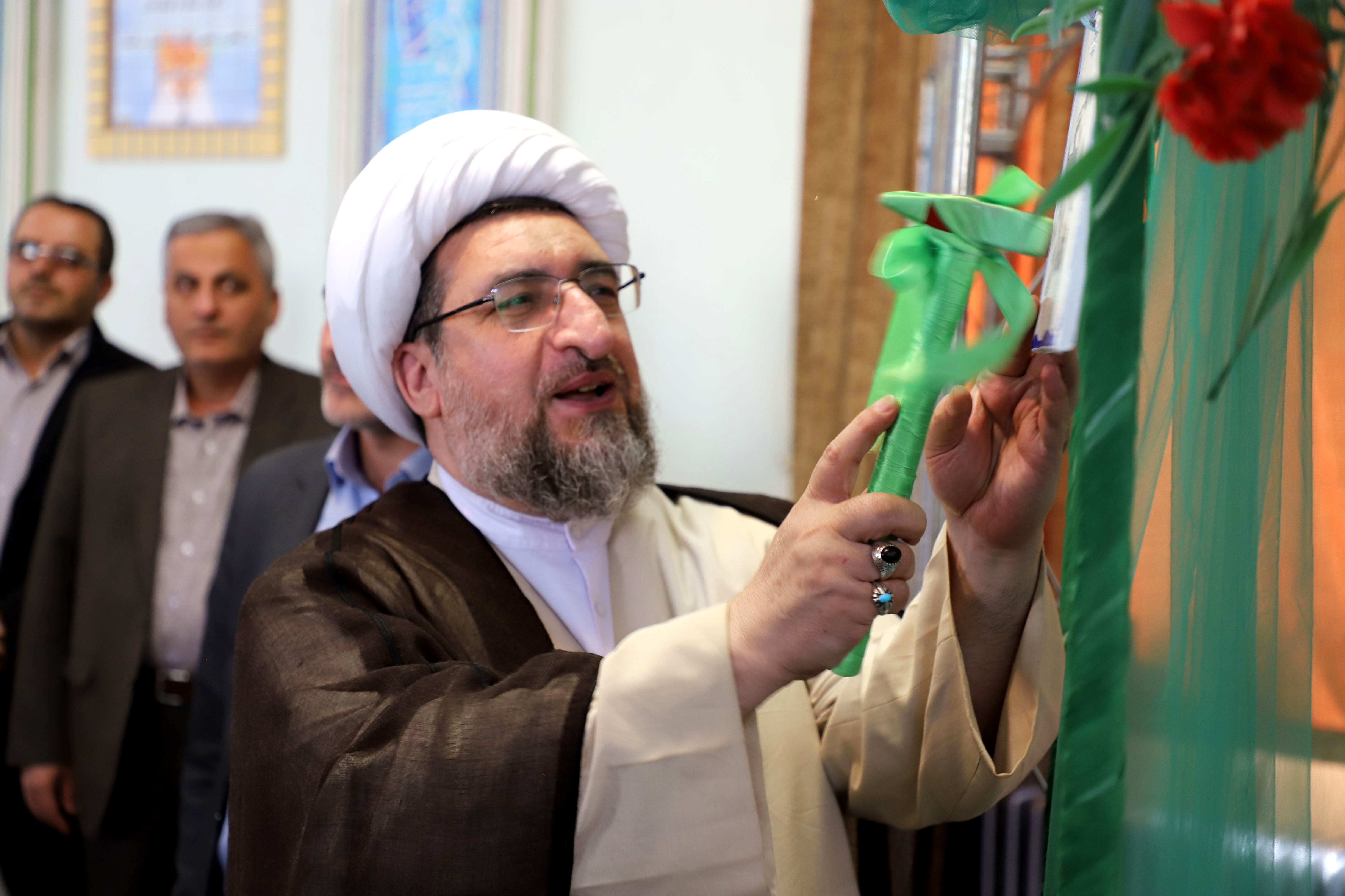 طنین زنگ نماز در مدارس آذربایجان‌شرقی