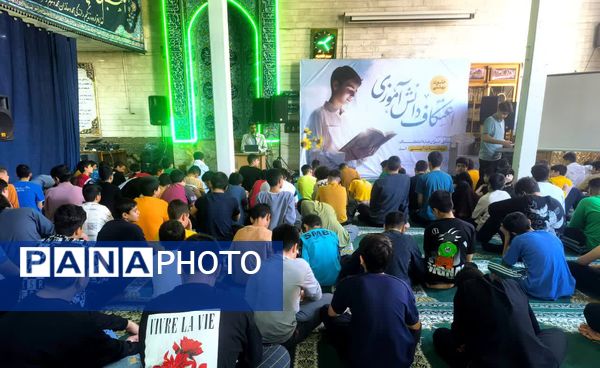 برگزاری مراسم اعتکاف توسط دانش‌آموزان معتکف شهرستان اسلامشهر