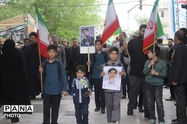 تشییع پیکر آخرین بازمانده شهدای خانواده دهقان در قم