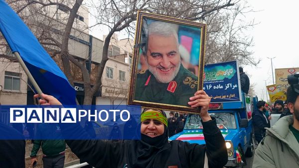 حضور پر شور مردم مشهد در راهپیمایی ۲۲ بهمن