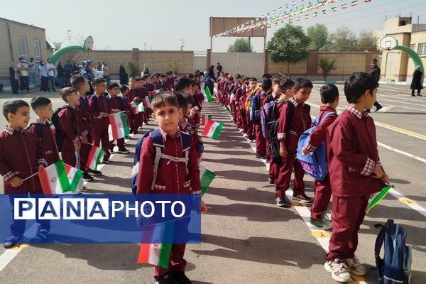 برگزاری جشن شکوفه ها در دبستان امام رضا ۱ شهر قیامدشت