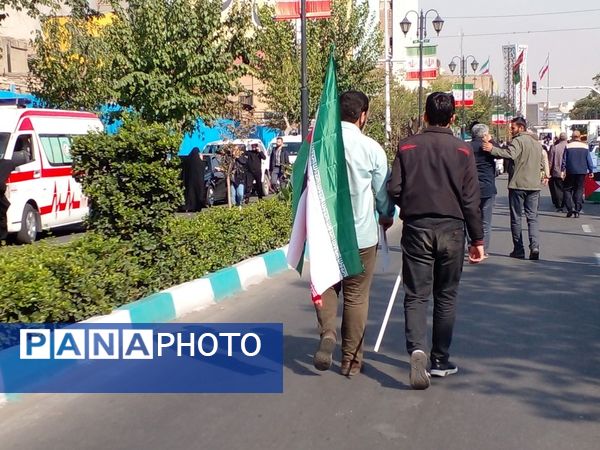 تشیع پیکر مطهر شهید عباس نیلفروشان با حضور پر شور مردم