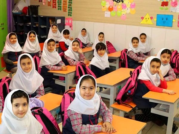 فراهم کردن بستری امن و شادمی‌تواند فرزندان را تا اوج پیشرفت همراهی کند