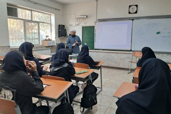 نشست تخصصی نماز در مدارس کهریزک 