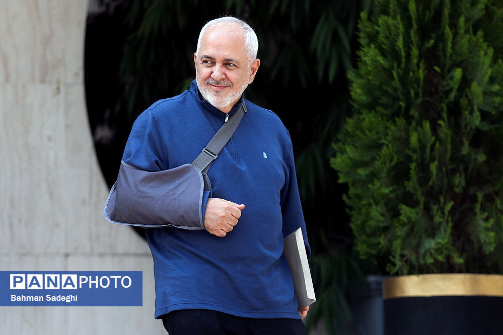 حاشیه جلسه هیات دولت - ۲۵مهر
