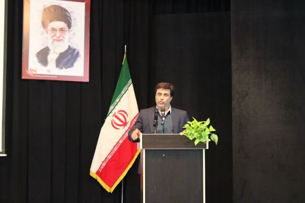 وزیر نیرو برای افتتاح پروژه‌های دهه فجر وارد آزادشهر شد