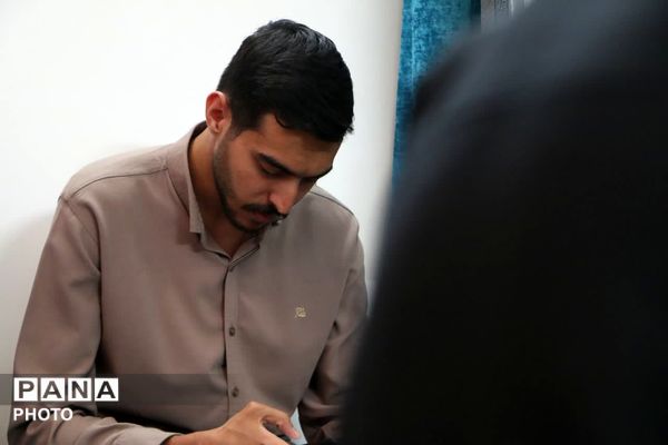 سلسله نشست‌های شعرخوانی خانه شعر و ادب یزد