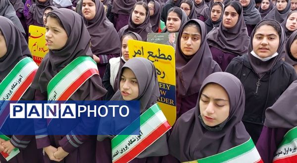 زنگ انقلاب در مدرسه پروین اعتصامی املش طنین انداز شد