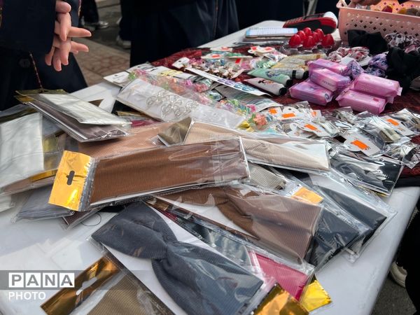 بازارچه‌ای کارآفرینی و مهارت‌آموزی دانش‌آموزان دبیرستان تیمسار فلاحی ناحیه 1 کرج 