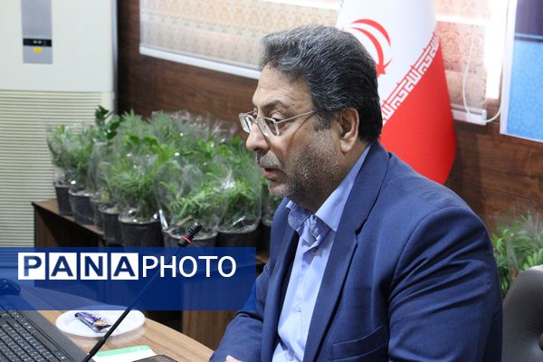 جلسه مراقبان و سفیران سلامت در آموزش و پرورش منطقه 14 تهران با حضور مسئولان اداره‌کل شهر تهران