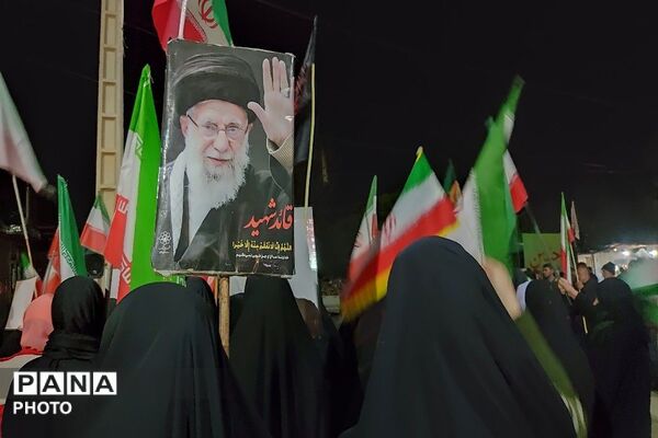 در حمایت از میدان و پیشگیری از فتنه و کودتا هستیم در خیابان 