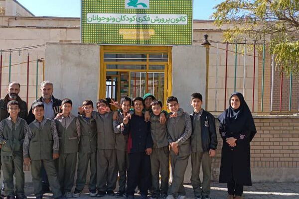 انس باکتاب و کتاب‌خوانی مدرسه باقرالعلوم شهرستان فیروزکوه
