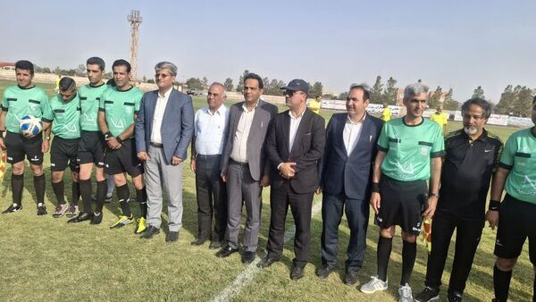 دیدار دوستانه پیشکسوتان تیم‌های ملی پرسپولیس و استقلال تهران با پیشکسوتان فوتبال گناباد و بجستان