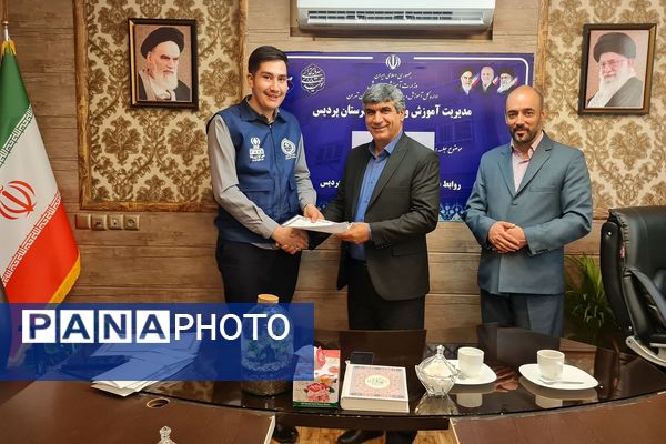 دیدار مسئولان اداره آموزش و پرورش پردیس با خبرنگاران پانا 