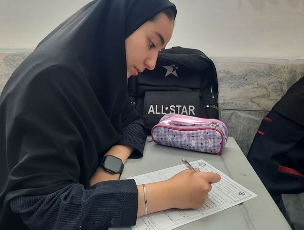 آزمون سنجش آغازین در دبیرستان دخترانه فیاض