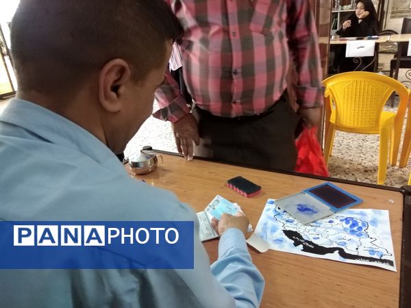 برگزاری چهاردهمین دوره انتخابات ریاست جمهوری کشور در دبیرستان ناصر مشهد