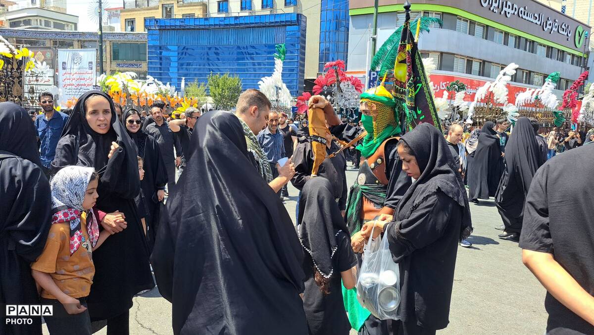 خیابان‌های منتهی به حرم، مملو از زائران رضوی
