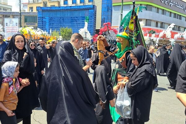 خیابان‌های منتهی به حرم، مملو از زائران رضوی
