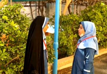 بازدید علمی دانش‌آموزان دبستان ام‌البنین از مؤسسه نابغه‌ساز یزد