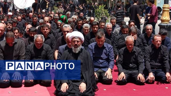 اقامه نماز ظهر عاشورا در کاشمر