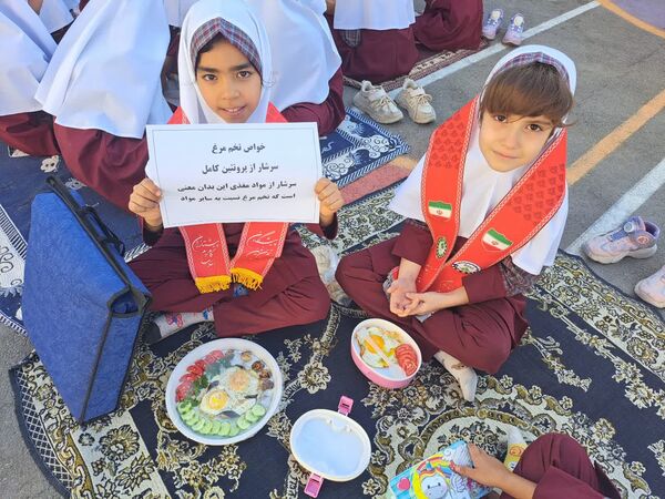 جشن روز جهانی تخم مرغ در دبستان دخترانه الزهرا یزد