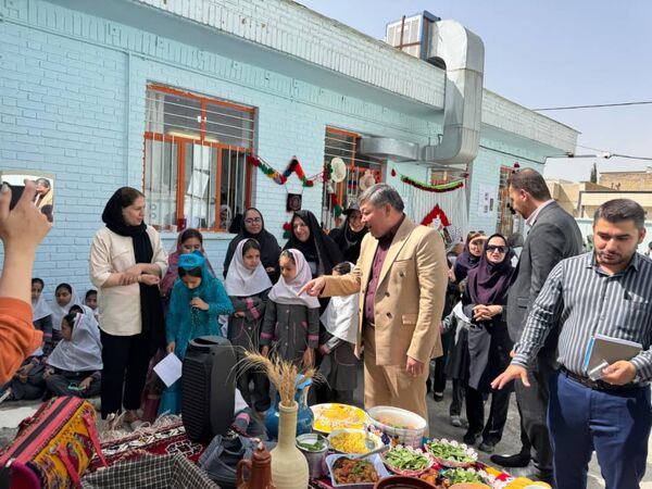 شناخت اقوام وفر هنگ‌های مختلف در دبستان نامجو 