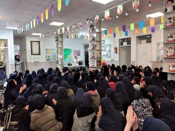آیین بزرگداشت میلاد حضرت فاطمه (س) در دبیرستان شاهد ارض اقدس