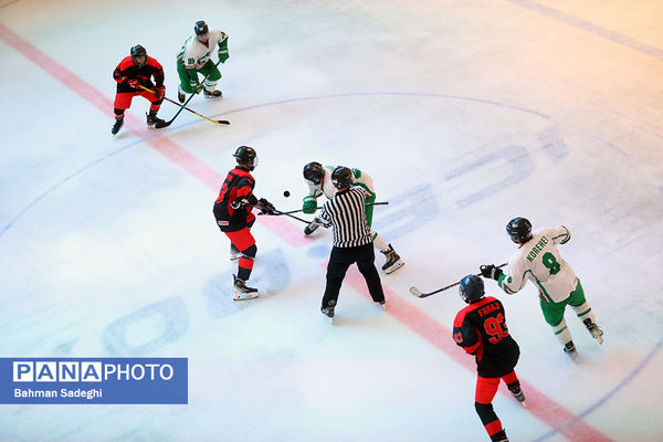 دیدار تیم ملی هاکی روی یخ ایران و تیم جوانان