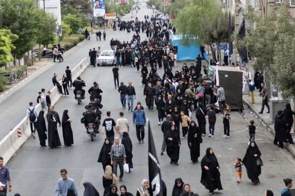 جاماندگان اربعین در کرج عشق و ارادت خود را به سیدالشهدا(ع) به نمایش گذاشتند